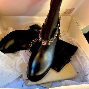 New White House Black Market Boots!  Size 8.5